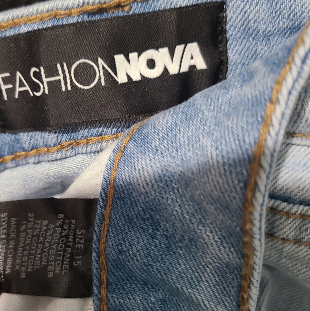 Light Wash Distressed Denim Jorts - Picture 4 of 4